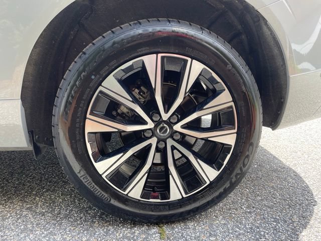 Used 2024 Volvo XC60 B5 Plus AWD/4WD image 10