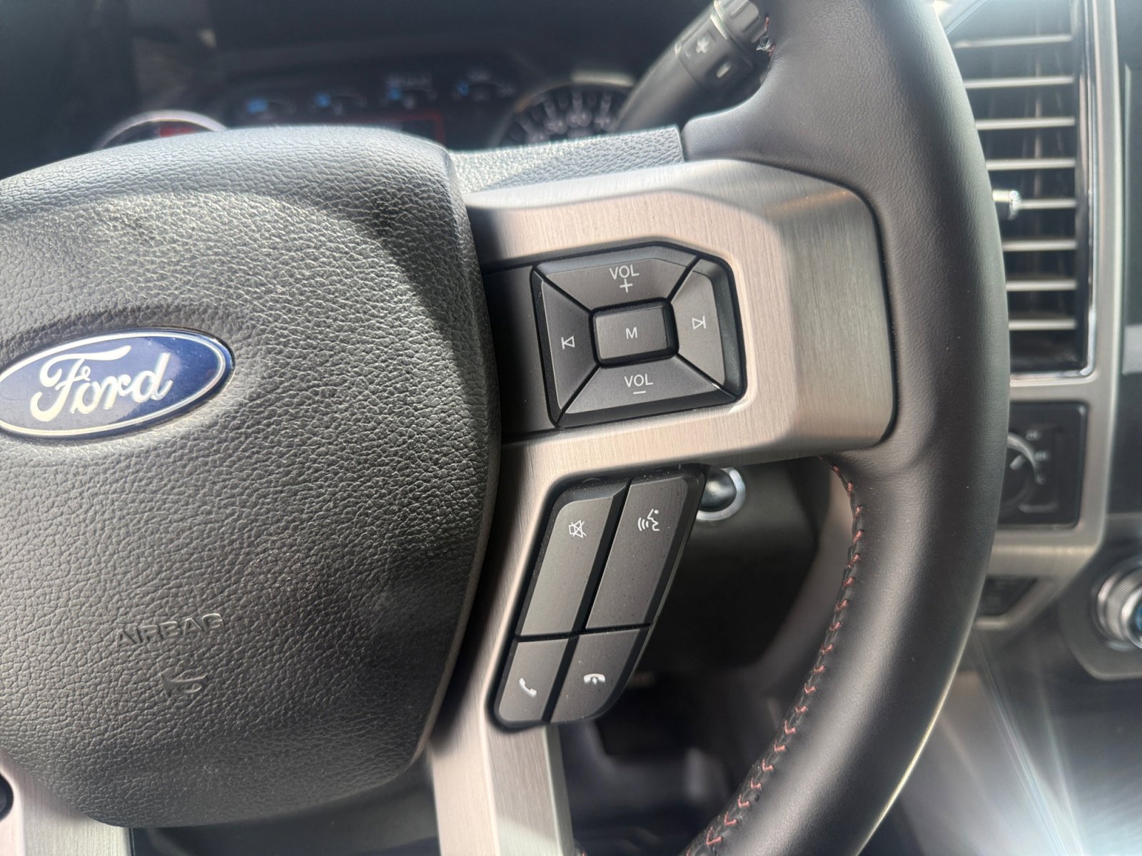 Used 2019 Ford F350 Platinum w/ Platinum Ultimate Package image 18