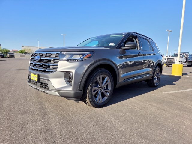 New 2026 Ford Explorer Active w/ Active Comfort Package AWD/4WD image 2