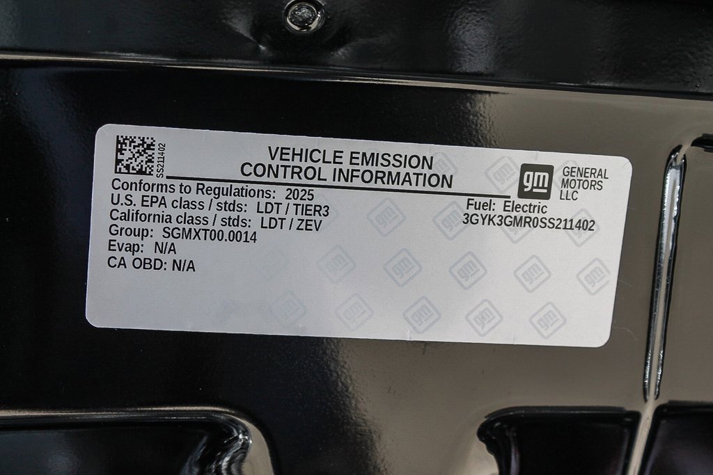 New 2025 Cadillac Optiq Sport 2 image 31