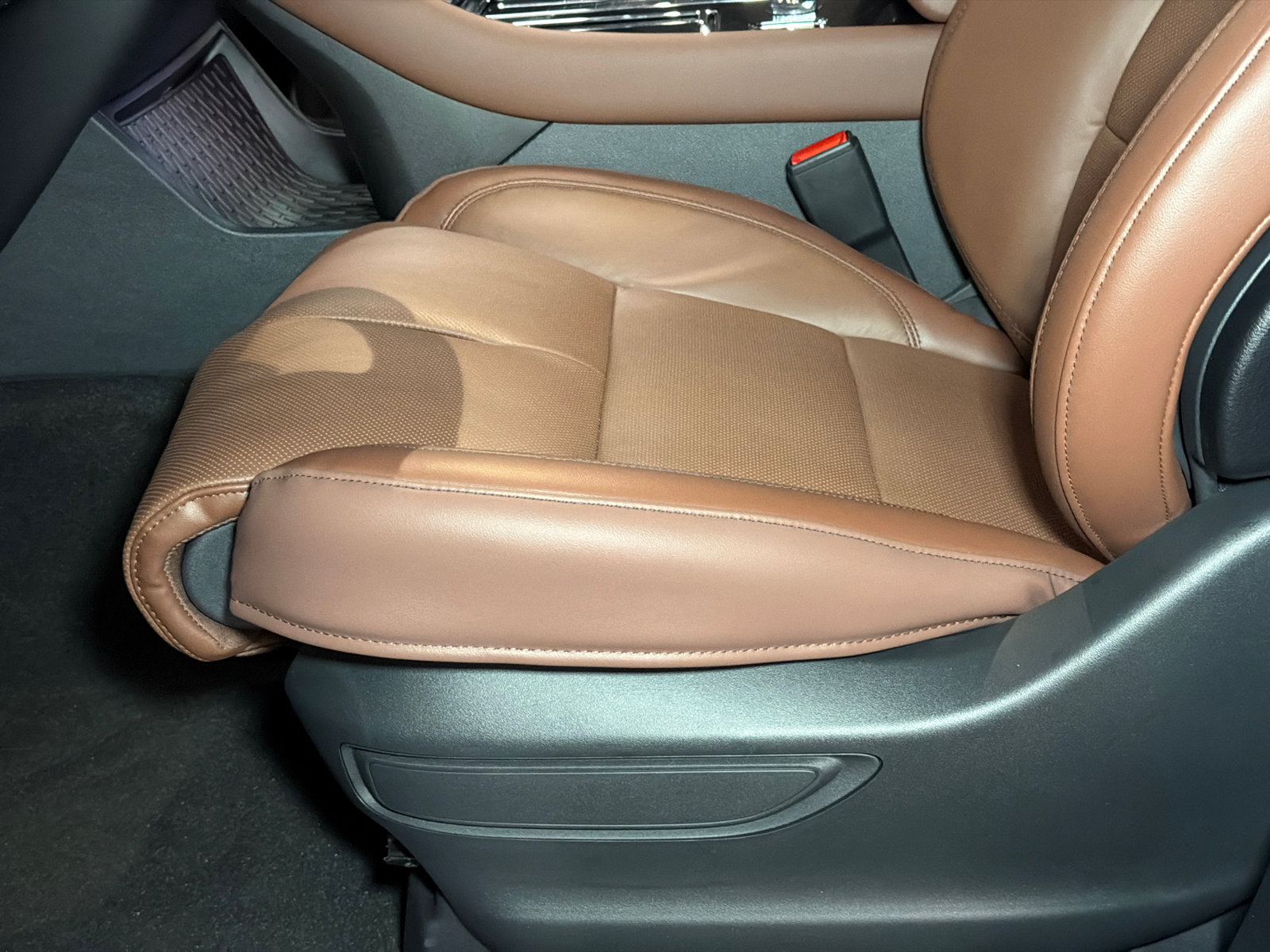 New 2027 Lincoln Aviator Reserve AWD/4WD image 16