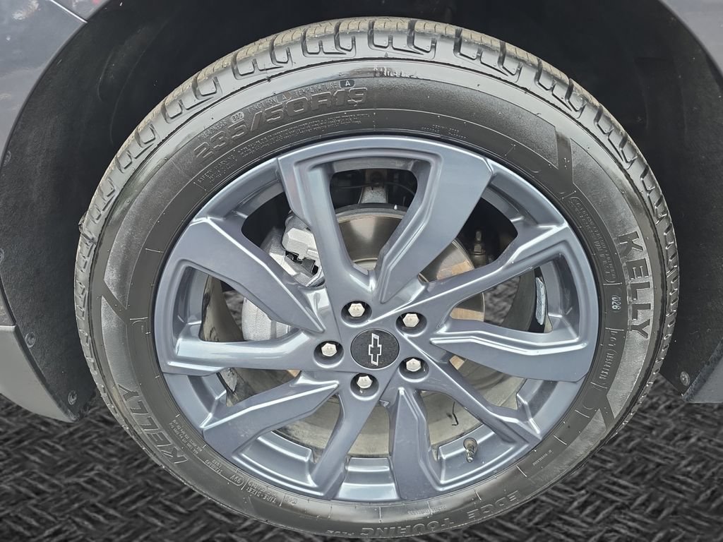 Used 2022 Chevrolet Equinox RS w/ LPO, Floor Liner Package FWD image 11