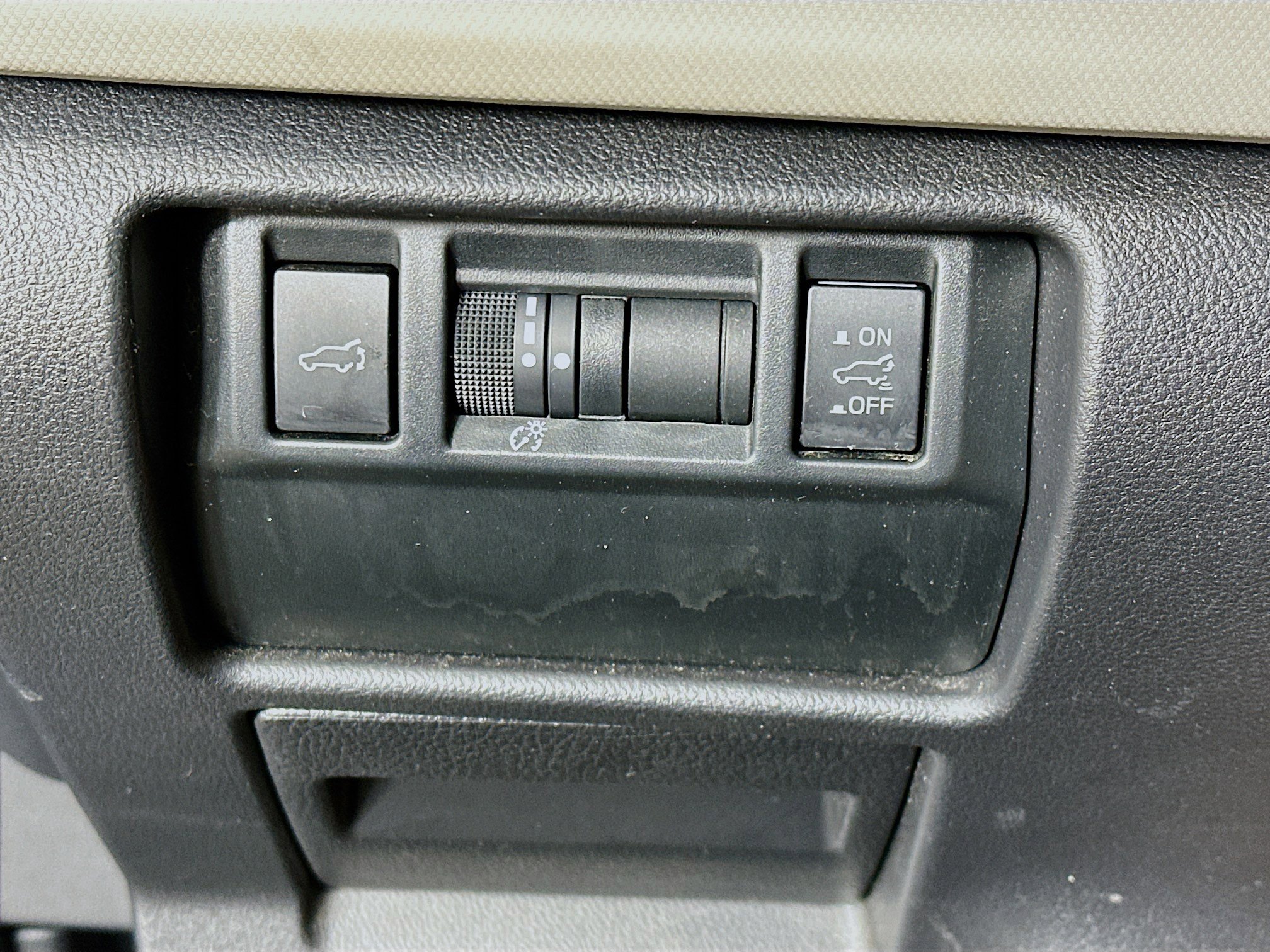 Used 2025 Subaru Forester Premium image 17