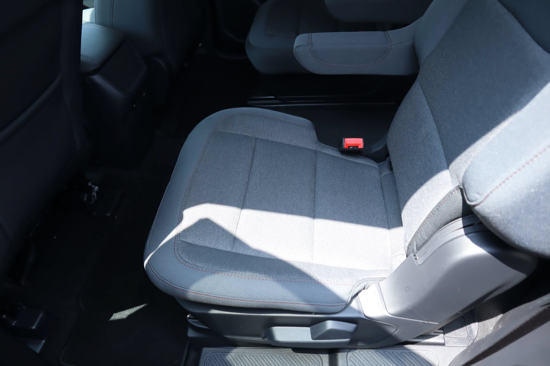 New 2026 Ford Explorer Active RWD image 12
