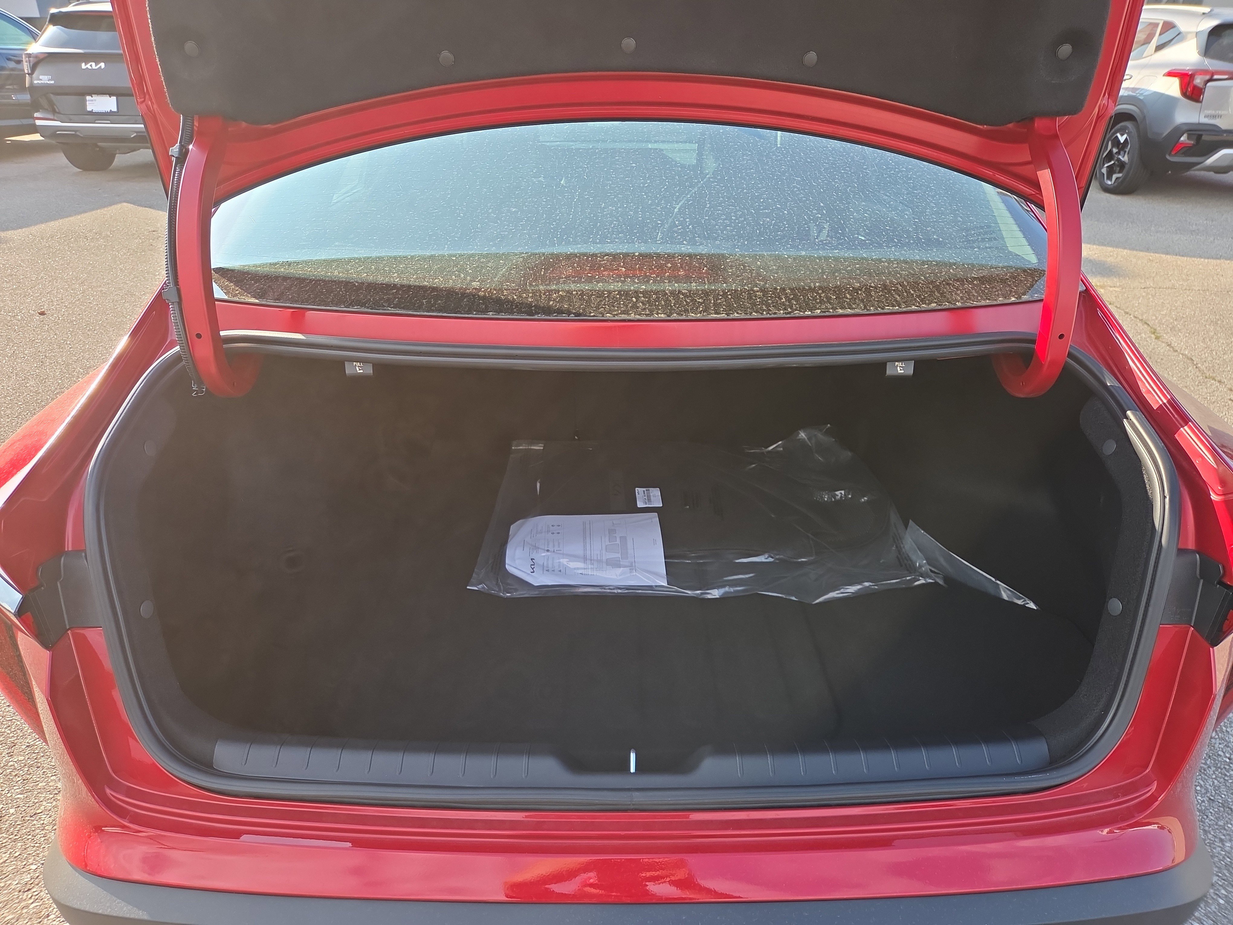 New 2025 Kia K4 LXS image 8