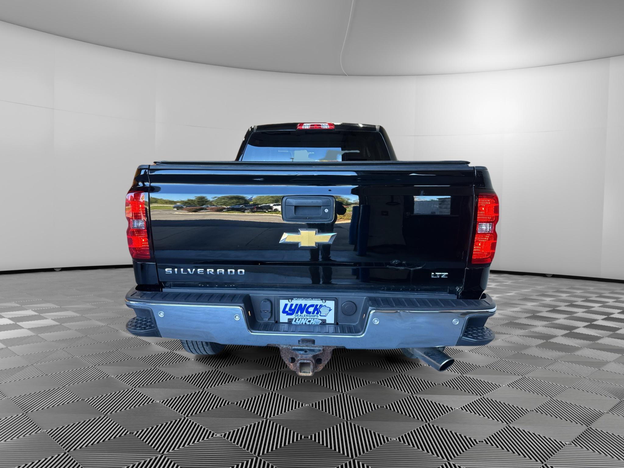 Used 2015 Chevrolet Silverado 2500 LTZ w/ LTZ Plus Package AWD/4WD image 4