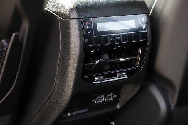 New 2025 Jeep Grand Cherokee L Laredo w/ Luxury Tech Group I image 18