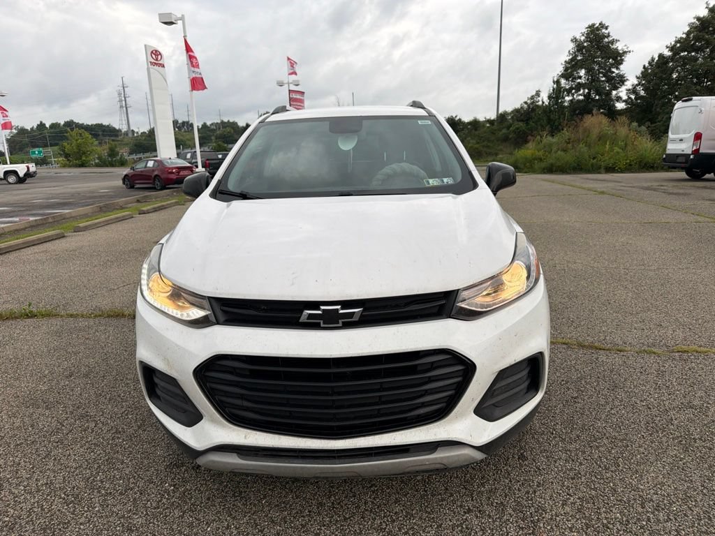 Used 2018 Chevrolet Trax LT w/ Redline Edition AWD/4WD image 2