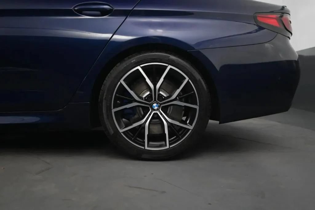Used 2021 BMW M550i xDrive w/ Executive Package AWD/4WD image 15