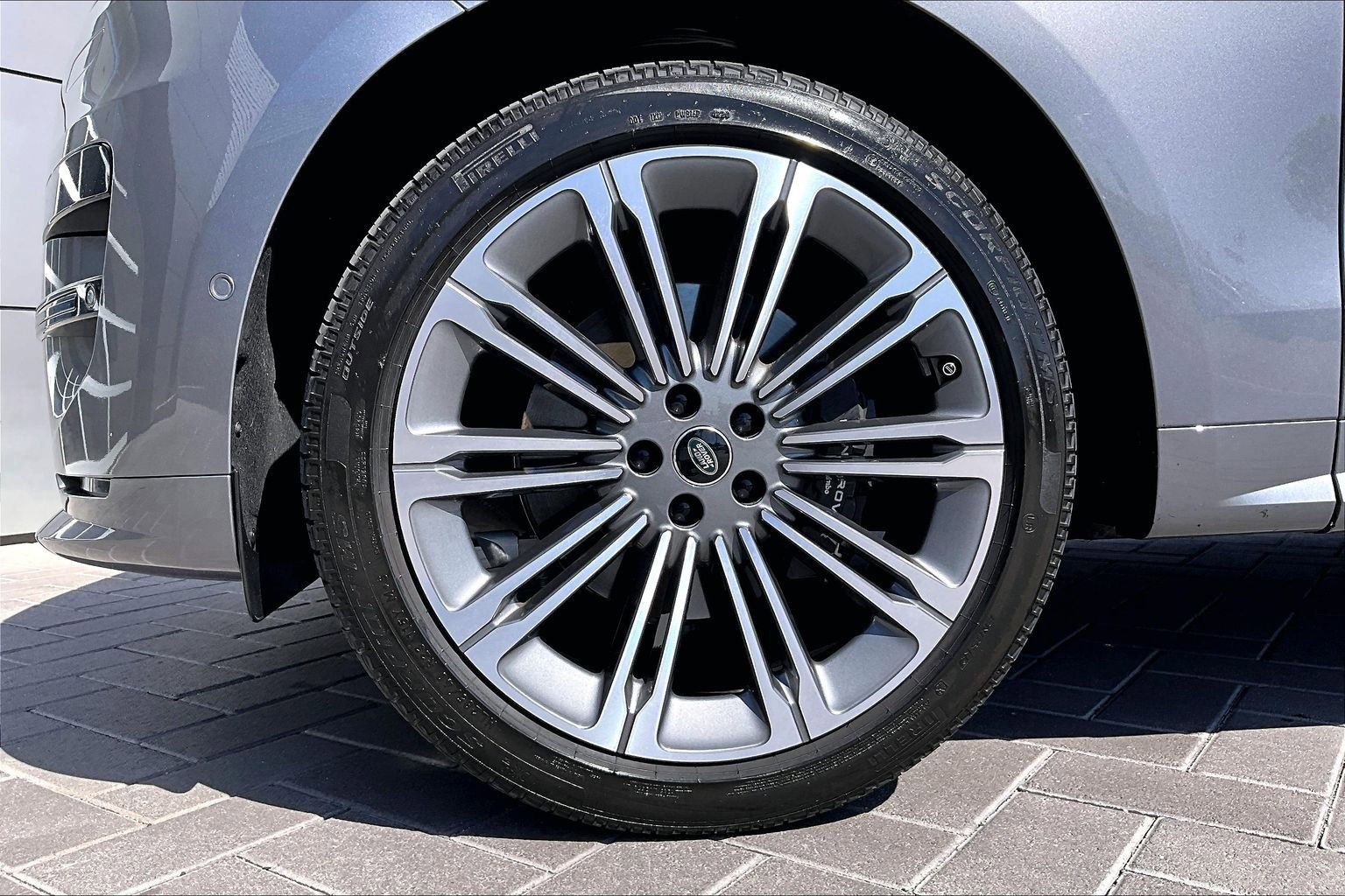 Certified 2025 Land Rover Range Rover Sport Dynamic SE image 9