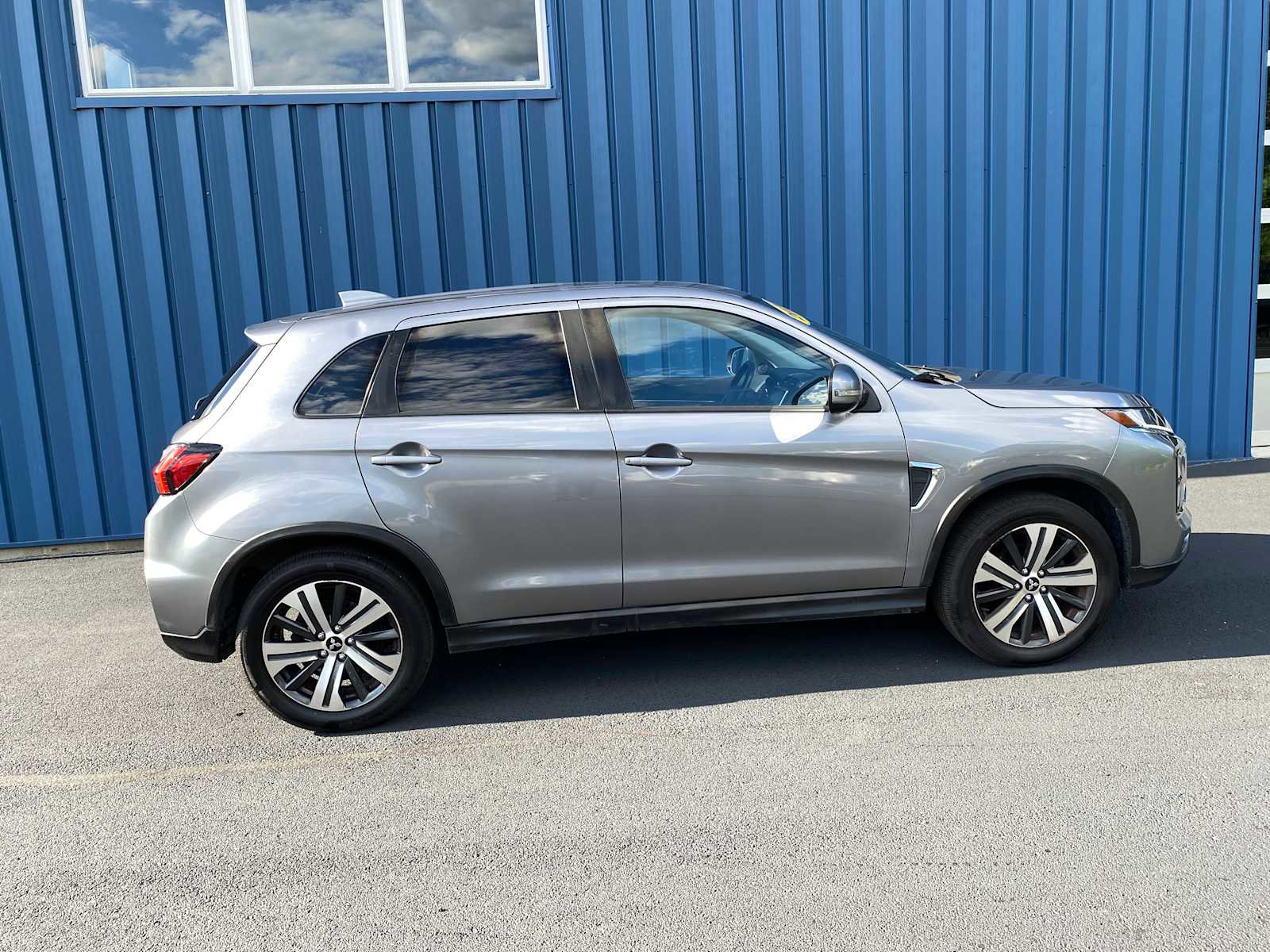 Used 2020 Mitsubishi Outlander Sport SE AWD/4WD image 14