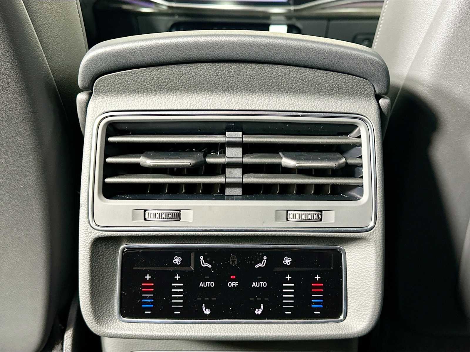 New 2025 Audi Q8 Premium Plus image 24