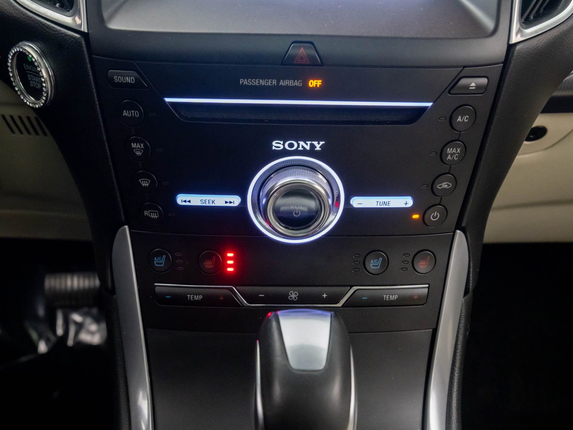 Used 2018 Ford Edge Titanium w/ Equipment Group 301A image 21