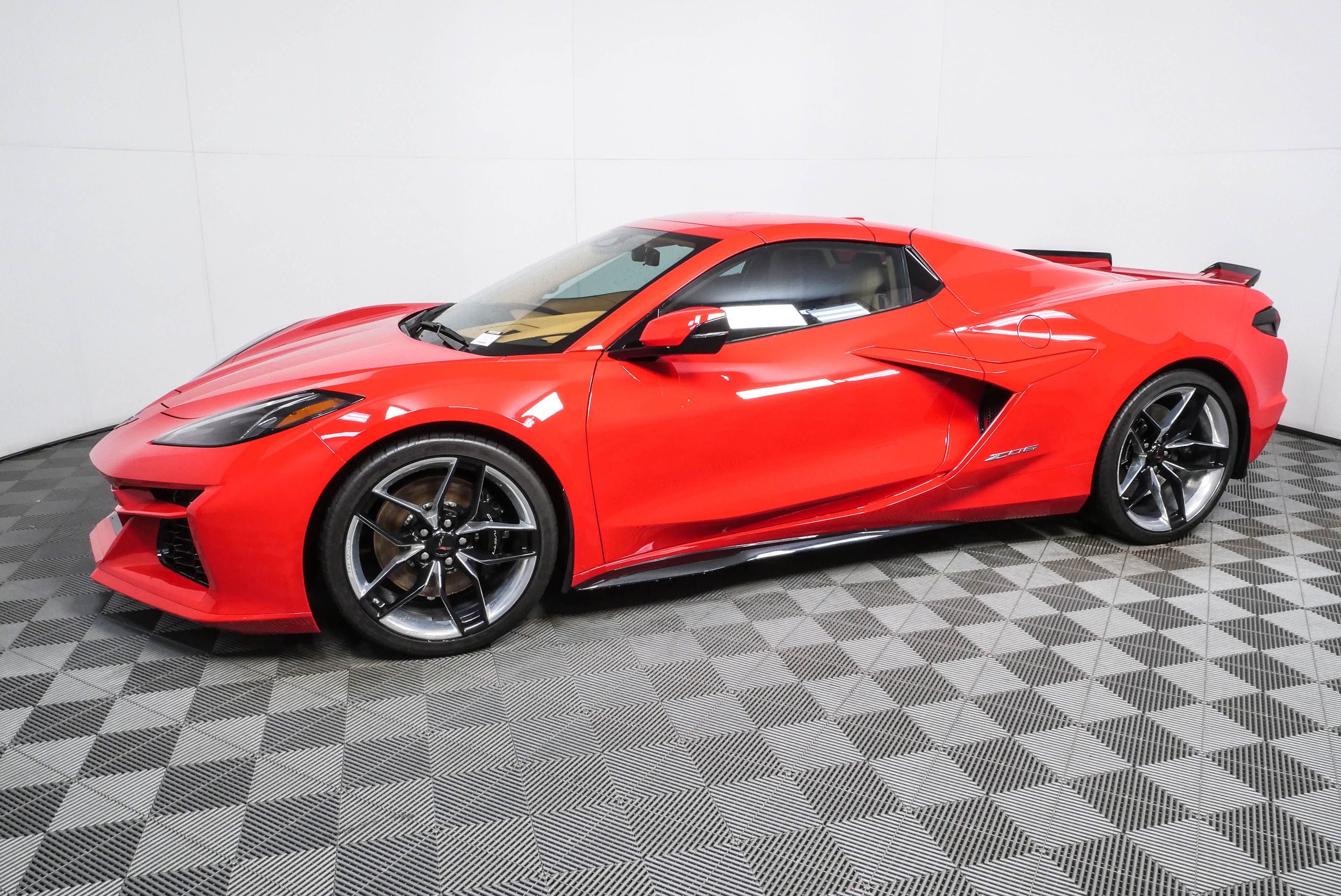 Used 2025 Chevrolet Corvette Z06 RWD image 31