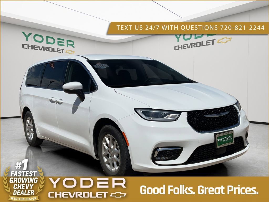 Used 2023 Chrysler Pacifica Touring-L