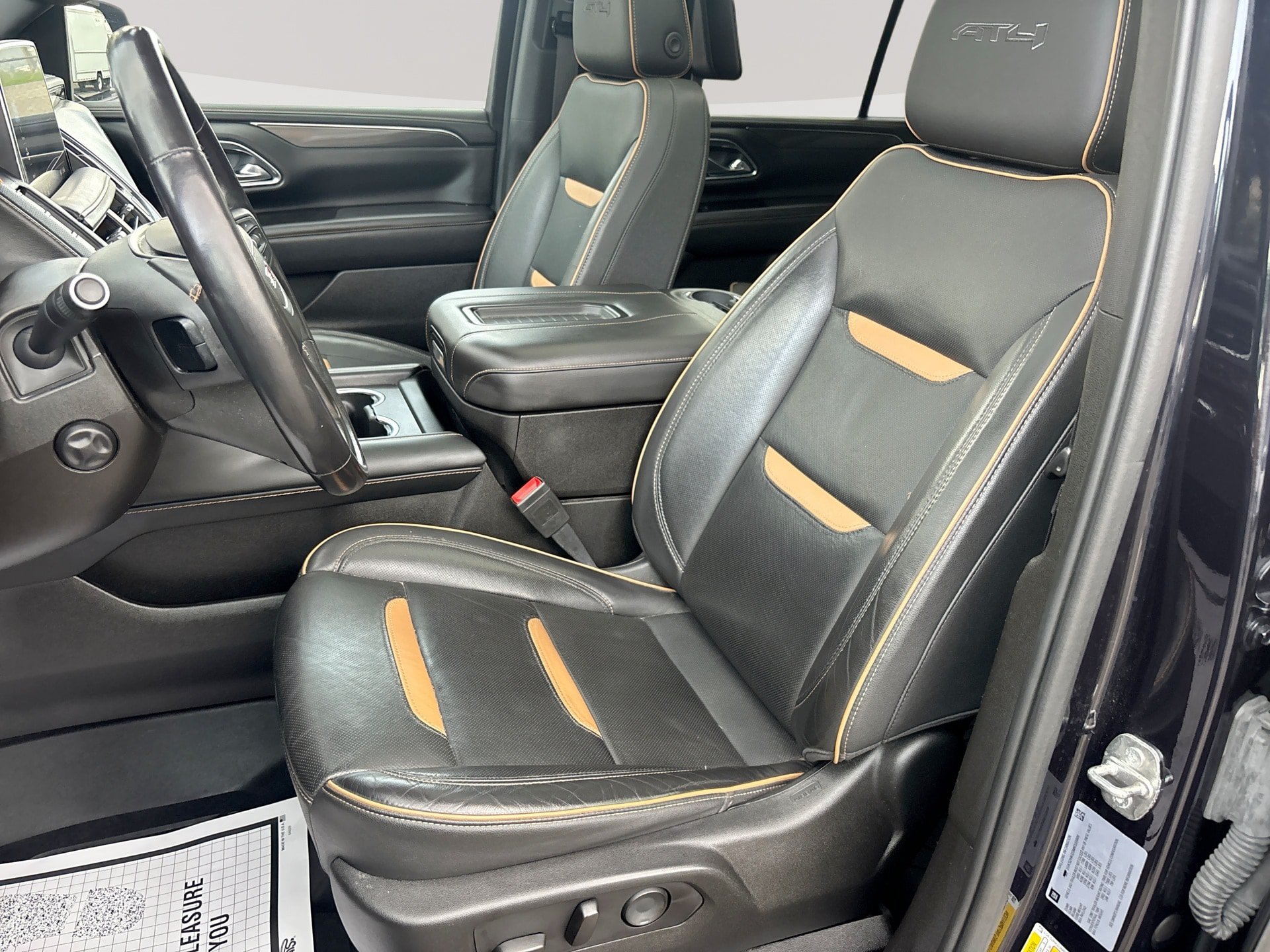 Used 2021 GMC Yukon XL AT4 w/ AT4 Premium Package AWD/4WD image 13