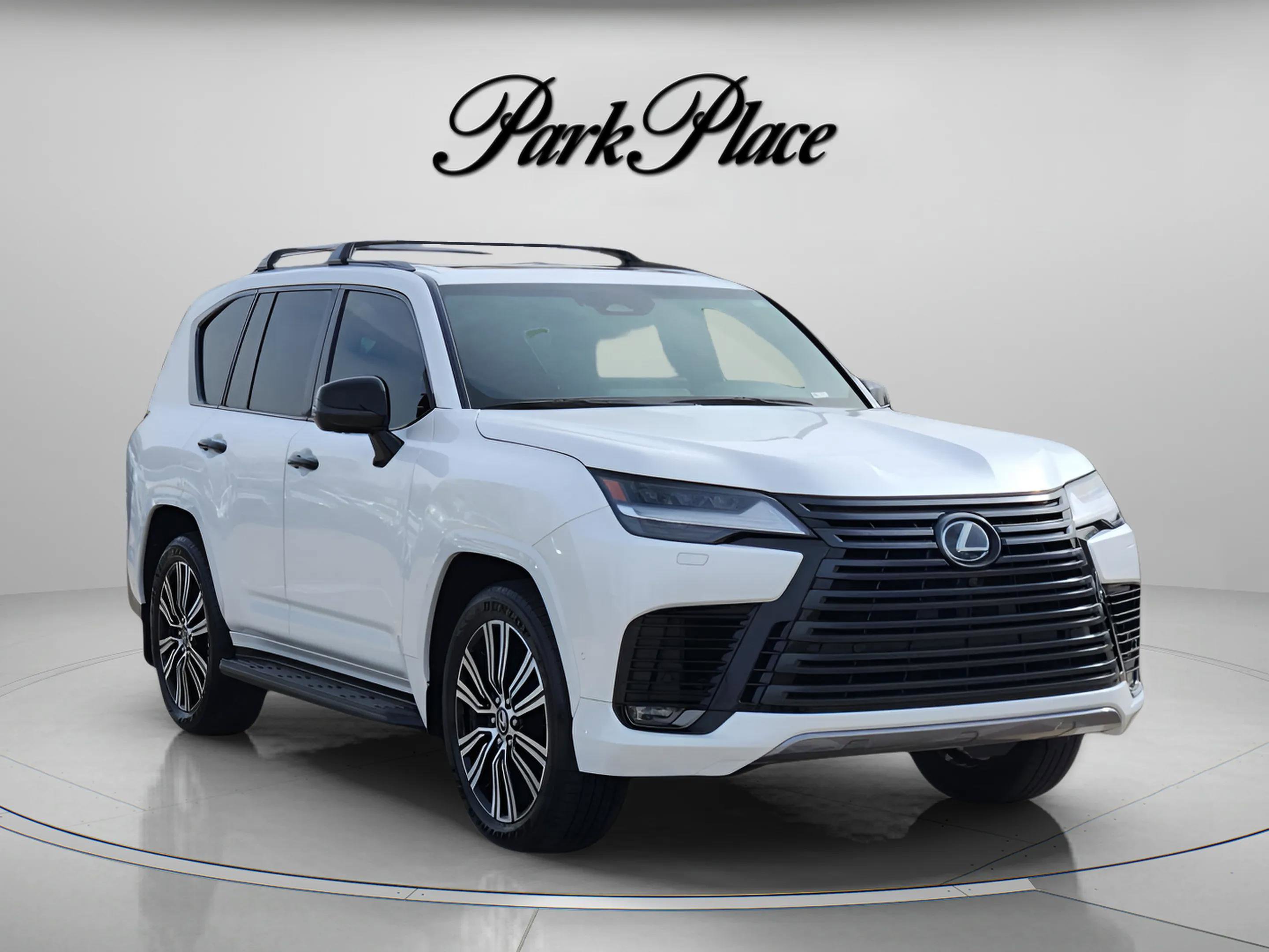 Certified 2025 Lexus LX 700h Luxury image 4