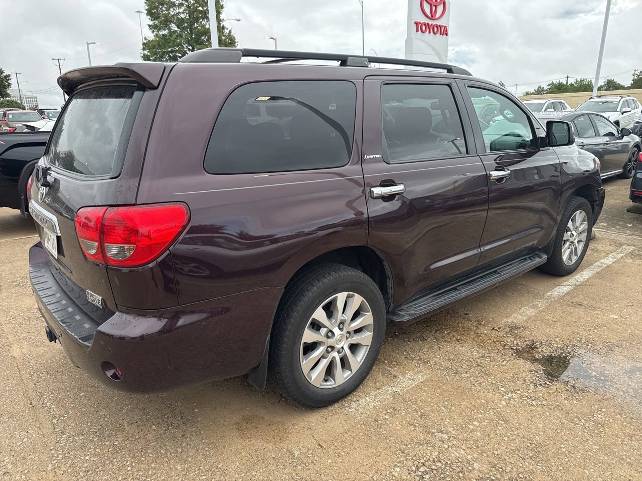 Used 2014 Toyota Sequoia Limited RWD image 3