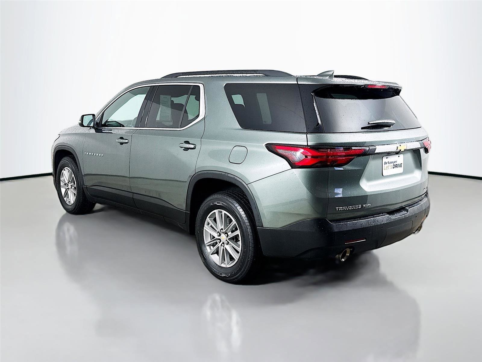 Used 2022 Chevrolet Traverse LT image 6