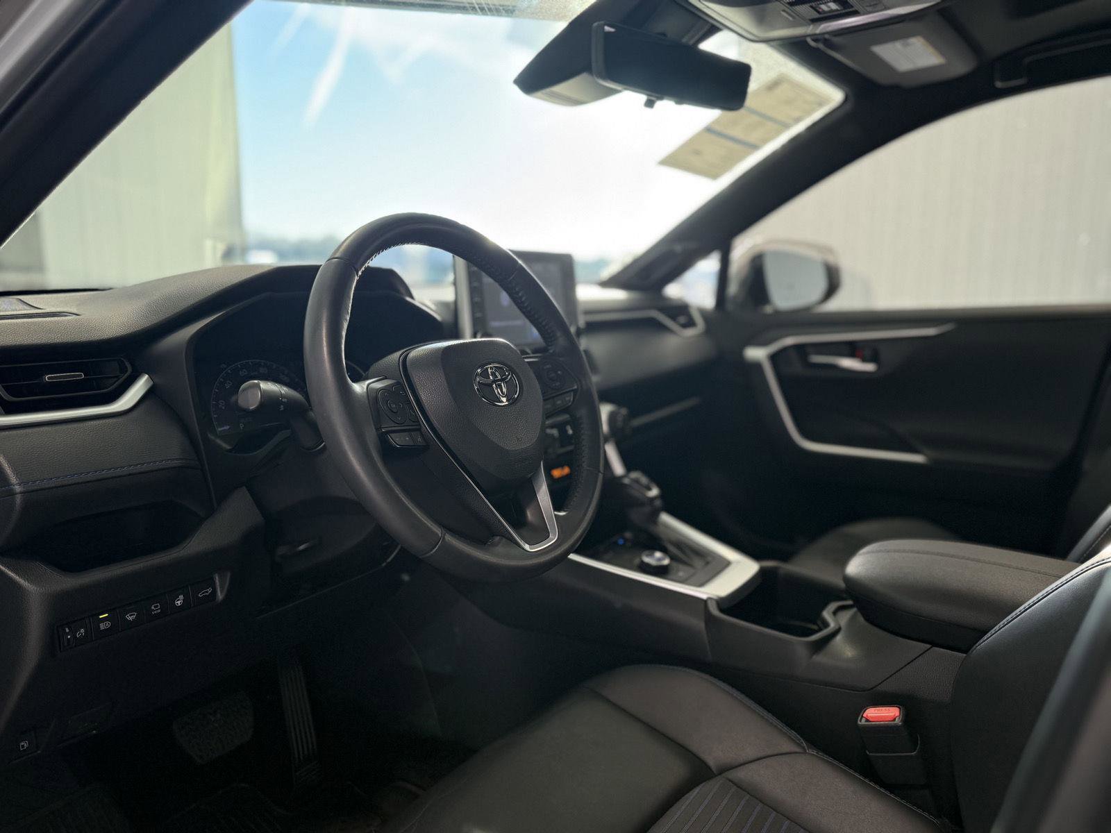 Used 2022 Toyota RAV4 XSE image 11