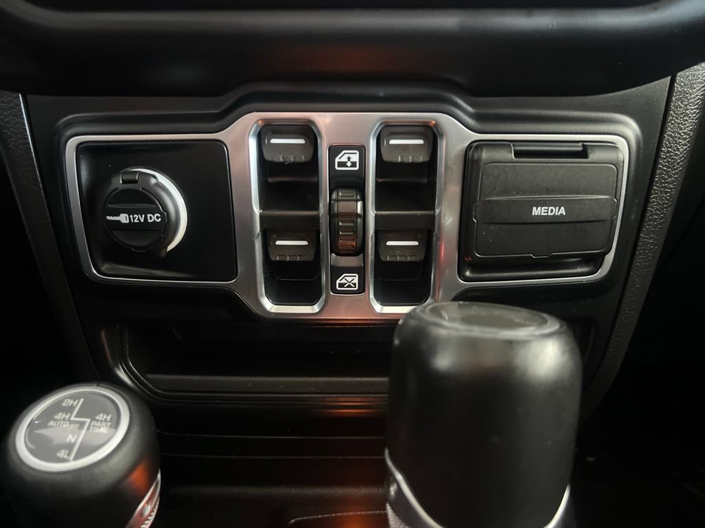 Used 2023 Jeep Wrangler Unlimited Sahara AWD/4WD image 76