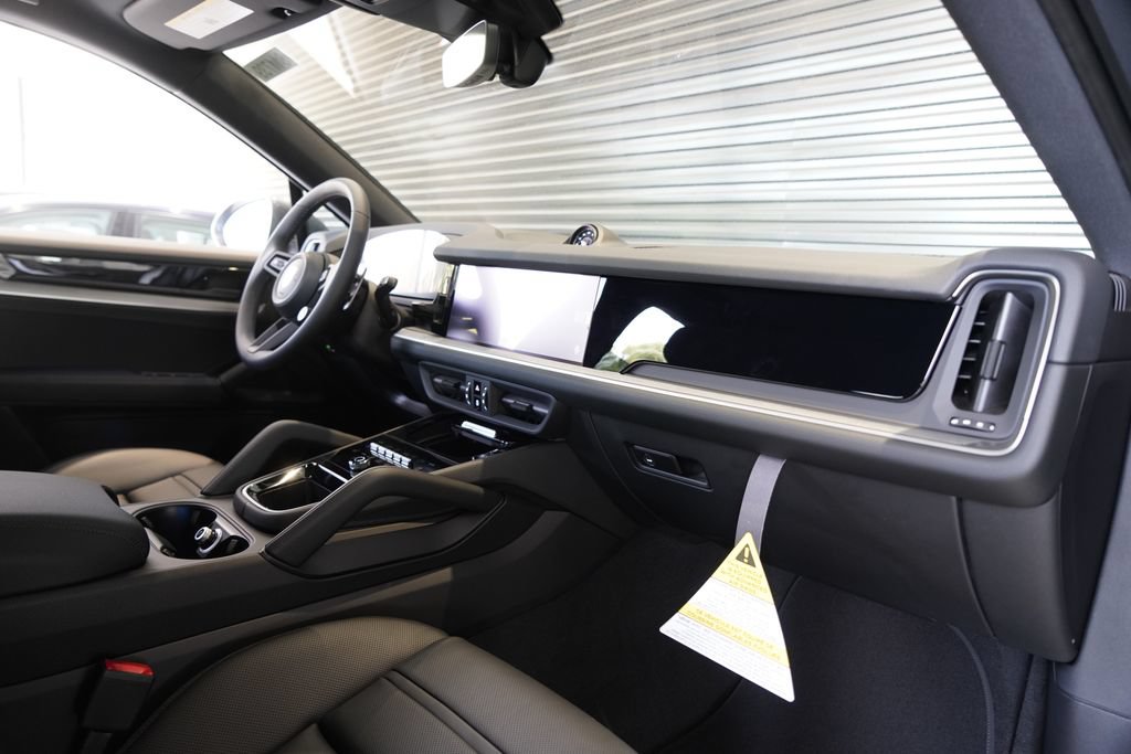 New 2026 Porsche Cayenne Coupe AWD/4WD image 19