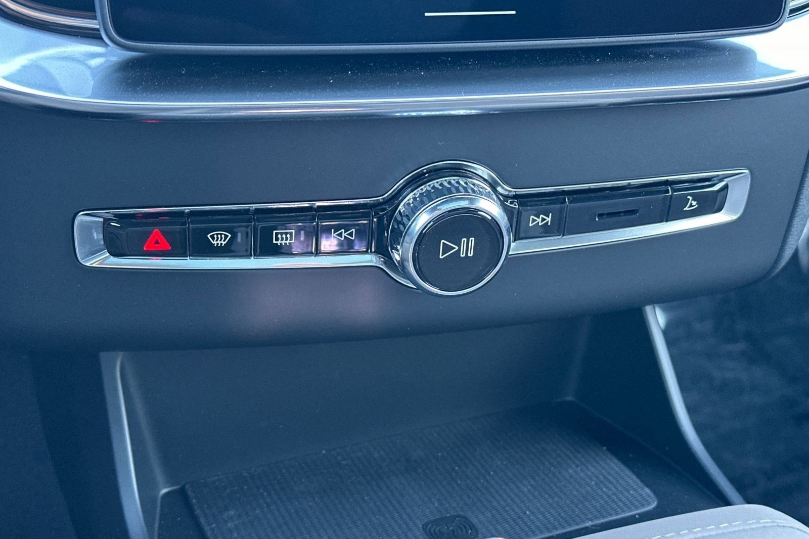New 2026 Volvo XC90 B6 Plus image 24