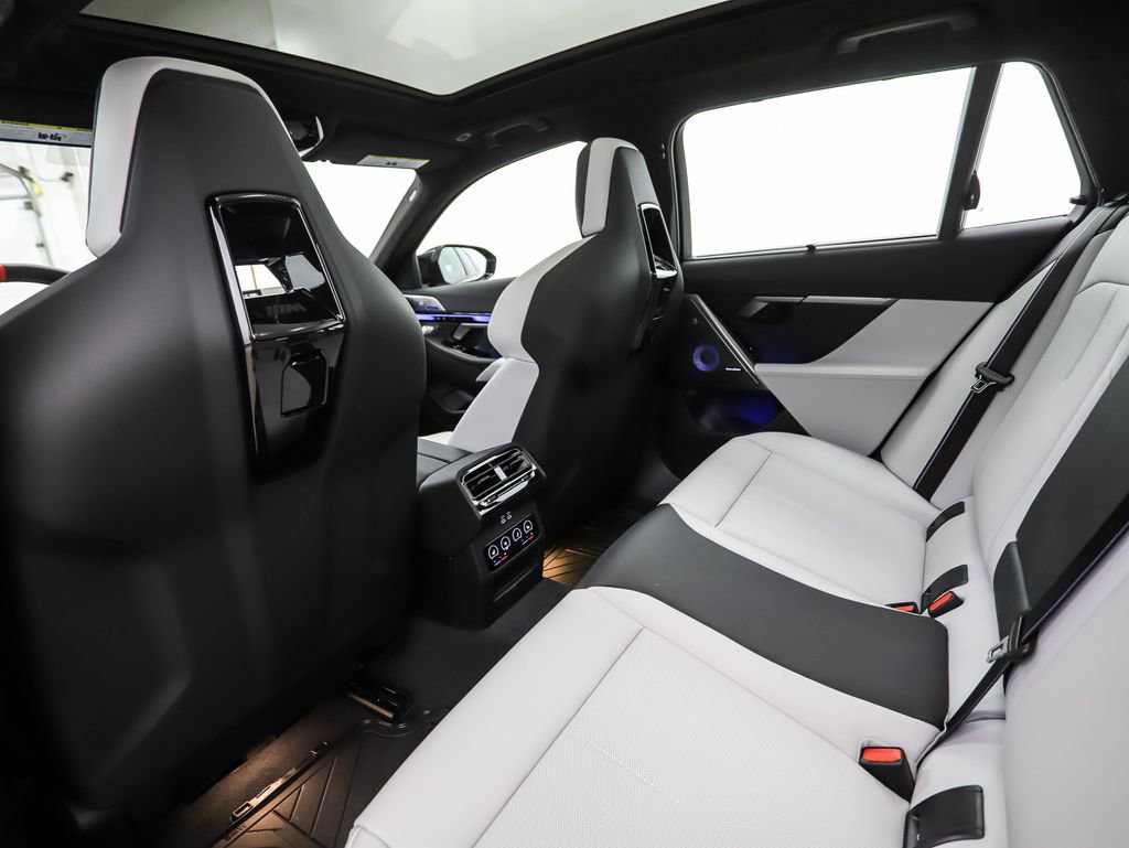 New 2026 BMW M5 Touring w/ Executive Package image 22