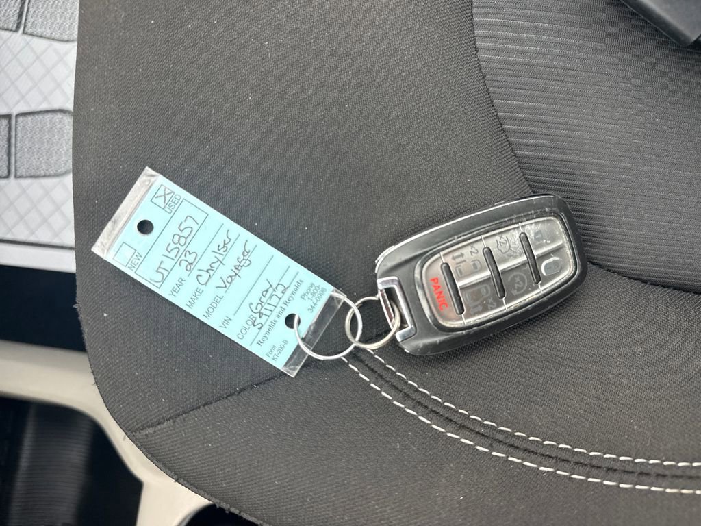 Used 2023 Chrysler Voyager LX FWD image 33