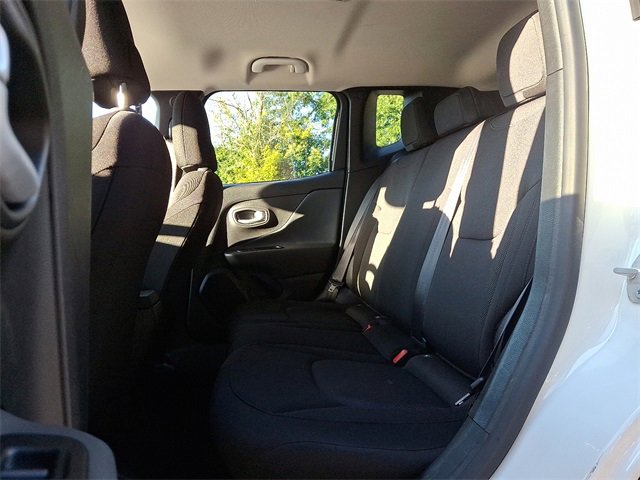 Used 2023 Jeep Renegade Latitude image 10