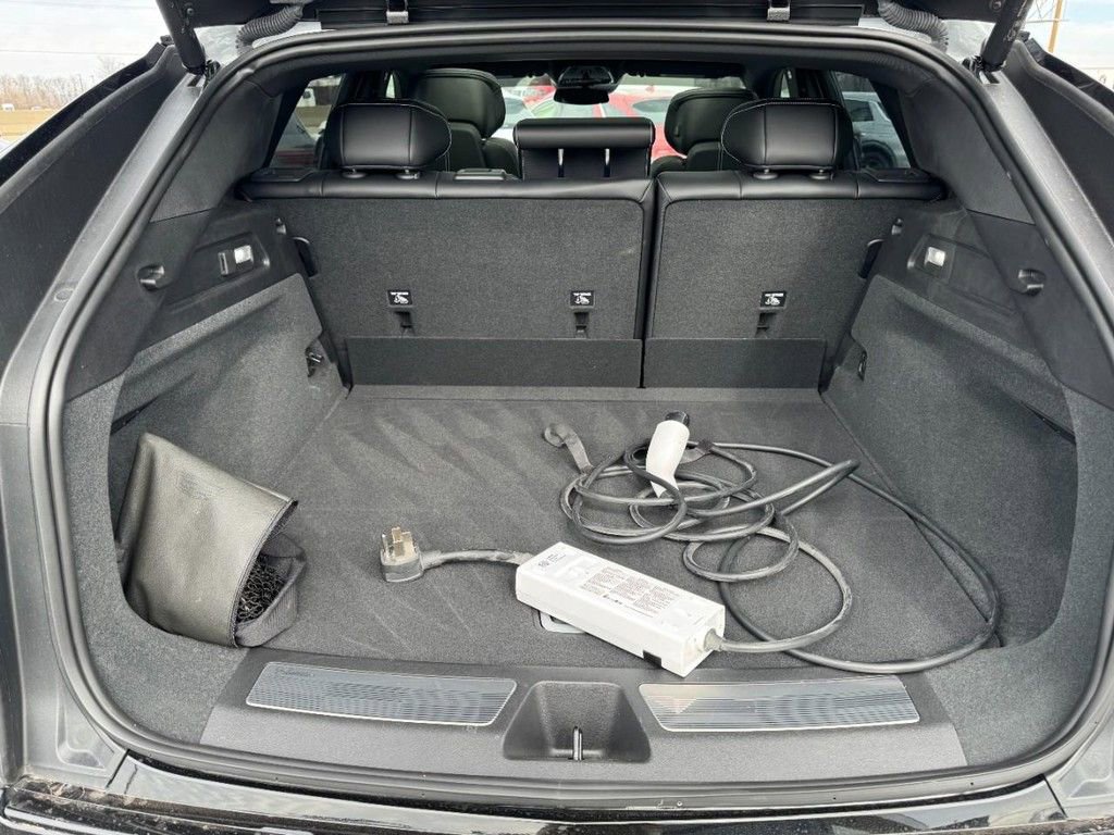 Used 2024 Cadillac Lyriq Sport image 7