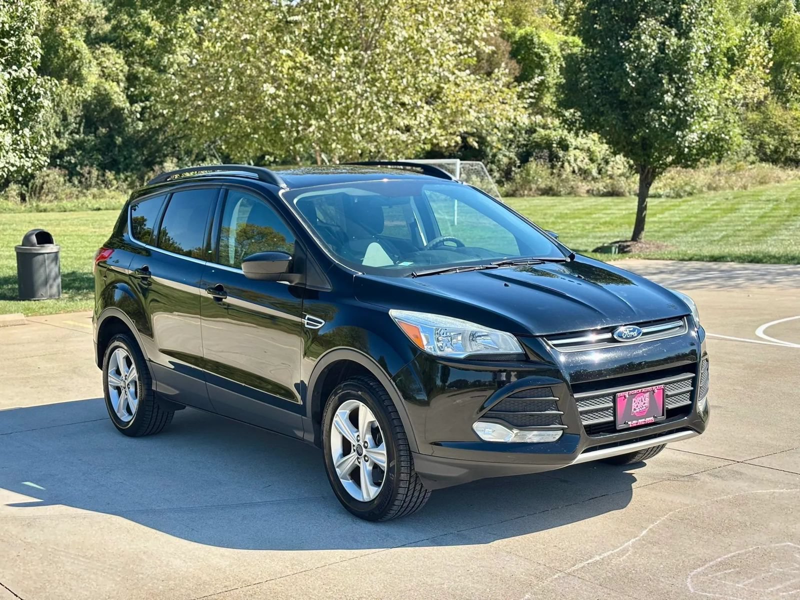 Used 2016 Ford Escape SE w/ Equipment Group 201A AWD/4WD image 3