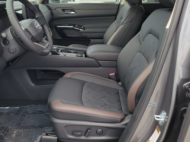 Used 2026 Nissan Pathfinder Platinum AWD/4WD image 9