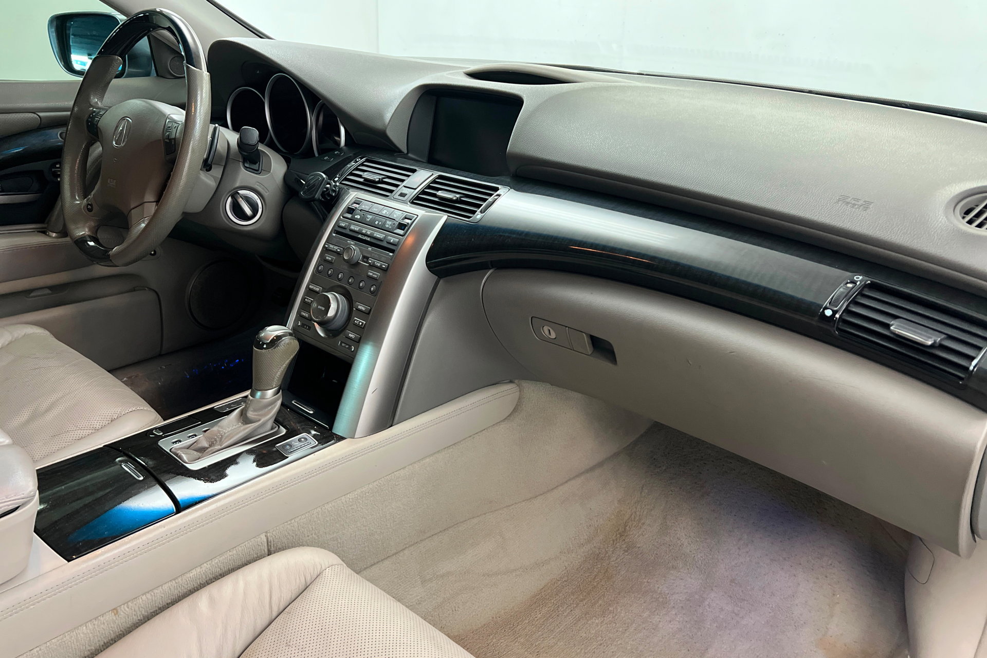 Used 2011 Acura RL image 23