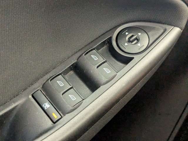 Used 2017 Ford Focus SEL FWD image 12