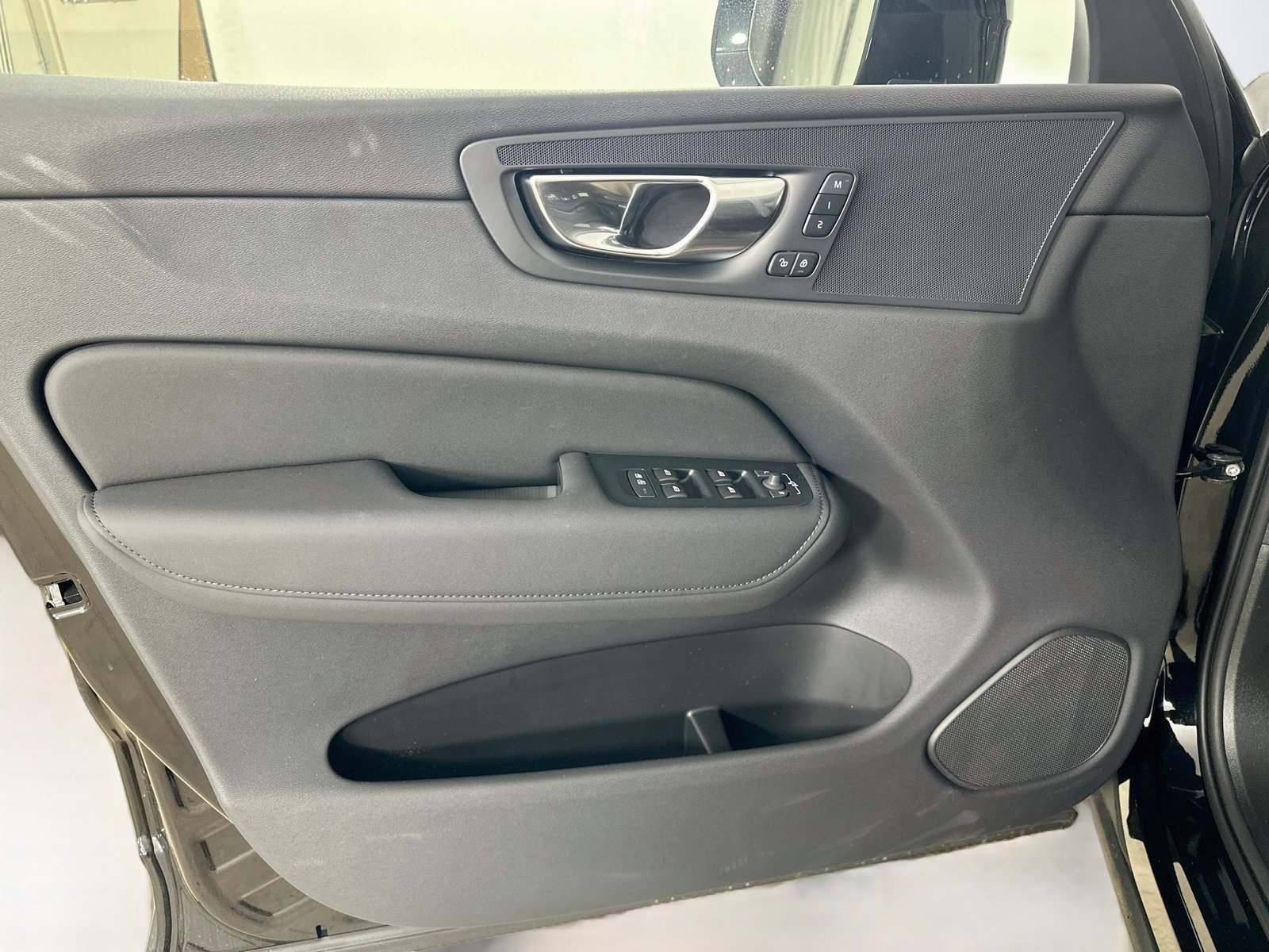 New 2026 Volvo XC60 B5 Plus w/ Protection Package Premier AWD/4WD image 16
