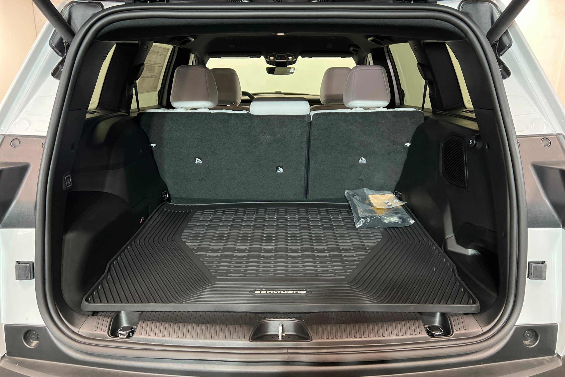 New 2026 Jeep Cherokee Limited AWD/4WD image 22