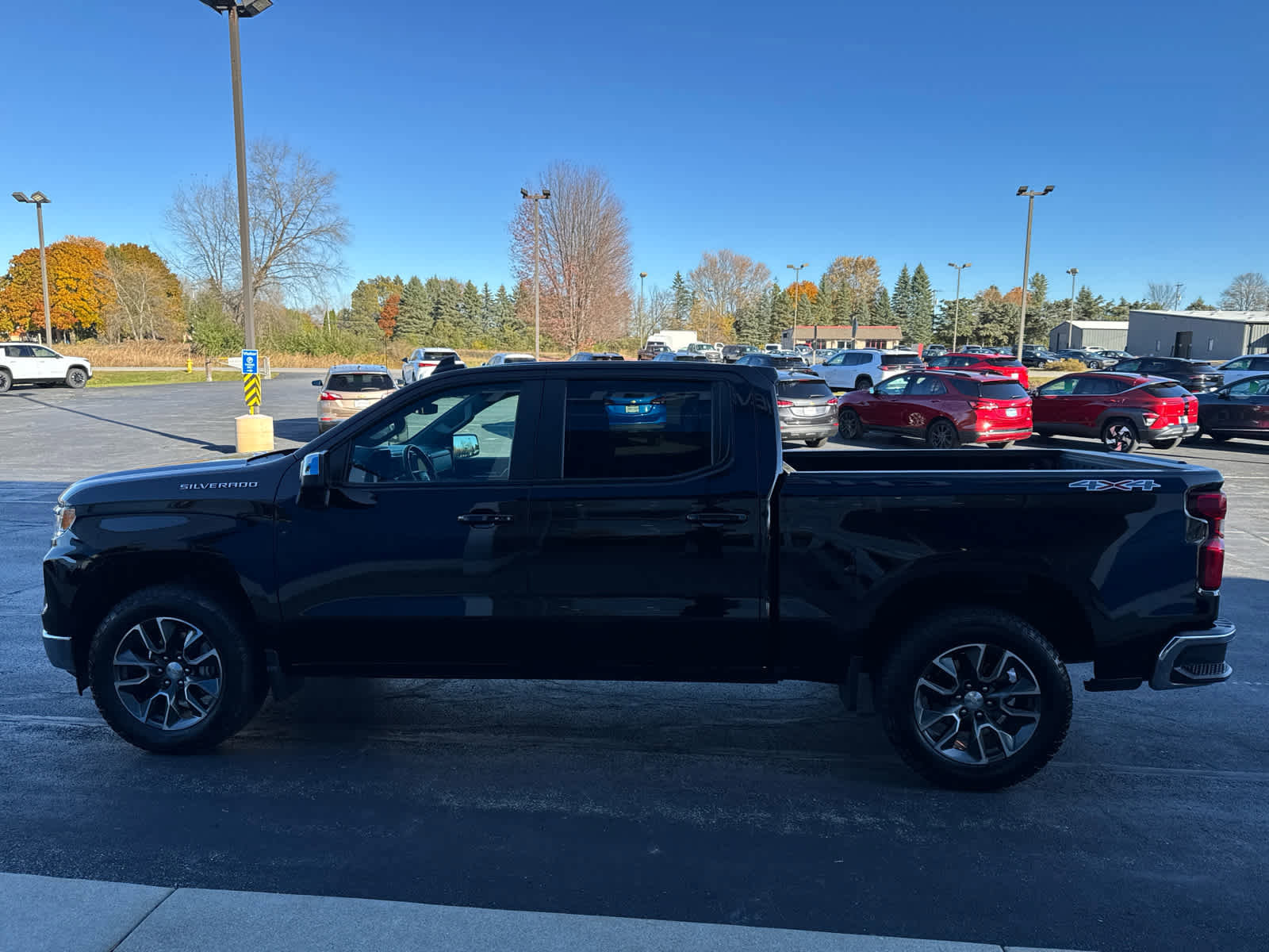 Used 2022 Chevrolet Silverado 1500 LT image 11