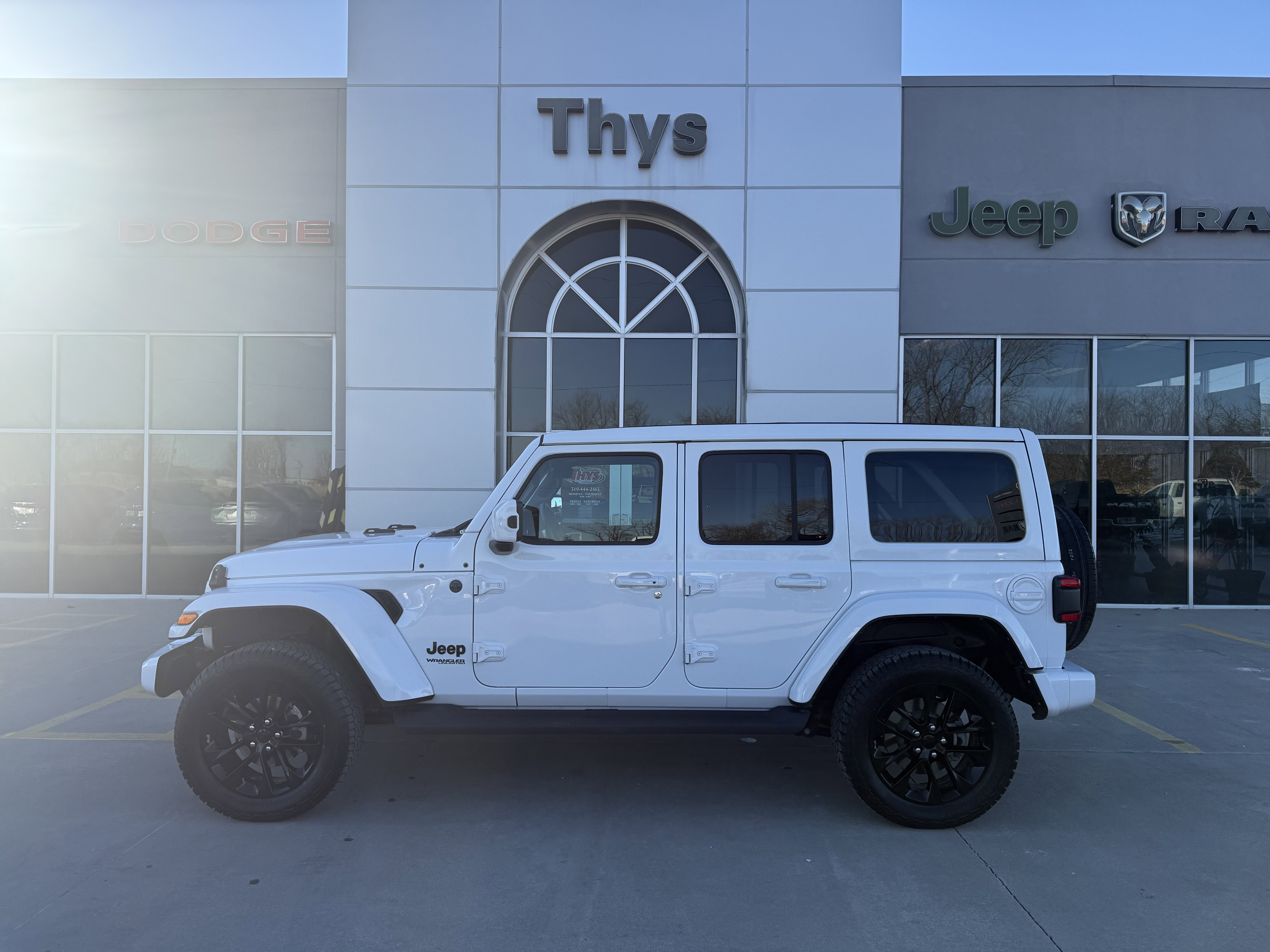Used 2021 Jeep Wrangler Unlimited Sahara image 36