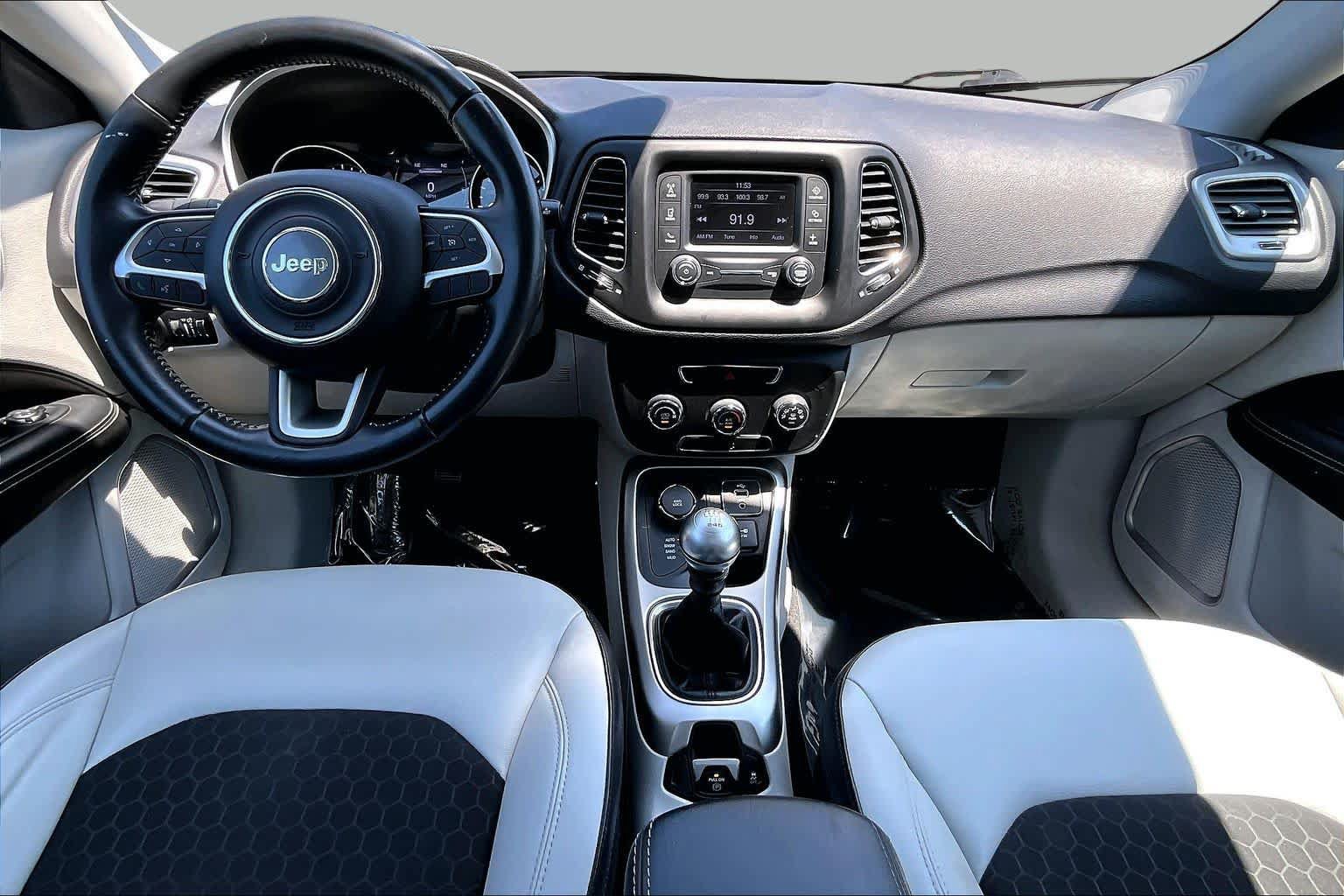 Used 2018 Jeep Compass Latitude AWD/4WD image 15