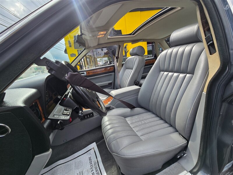 Used 1989 Jaguar XJ6 RWD image 15