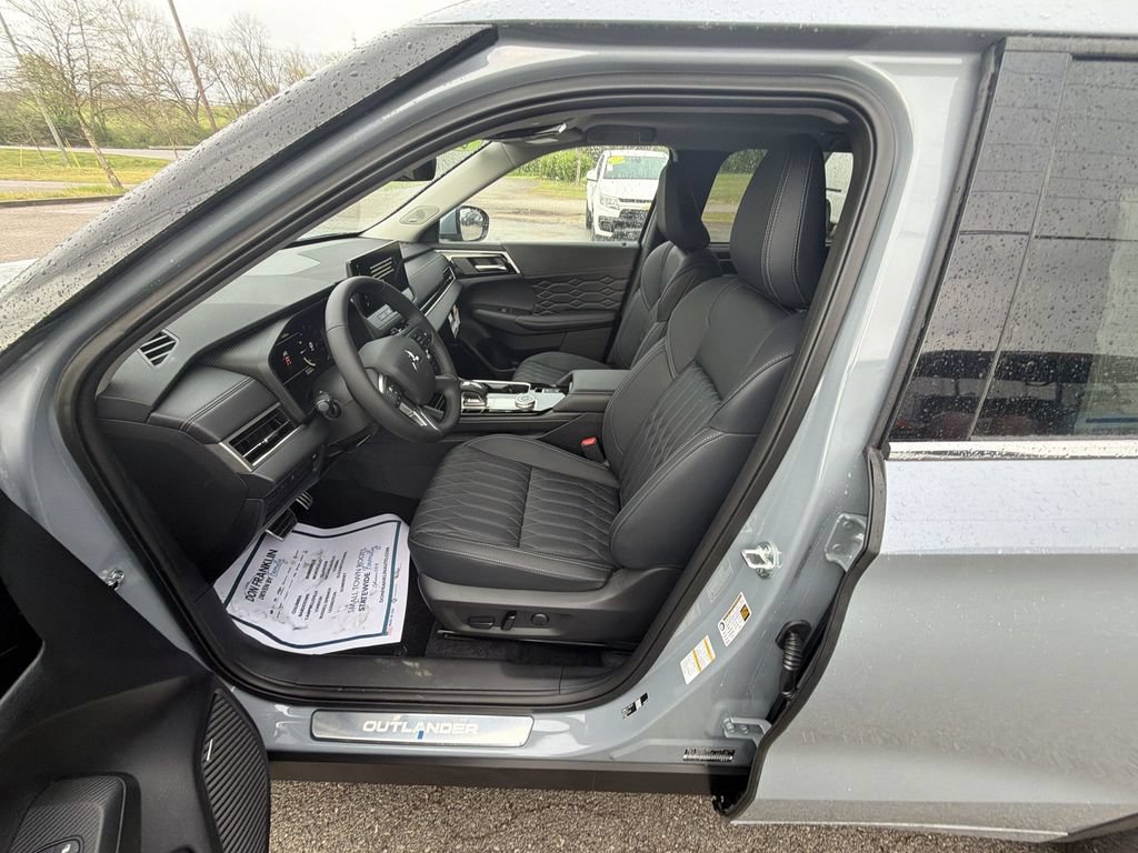 New 2026 Mitsubishi Outlander SEL FWD image 11