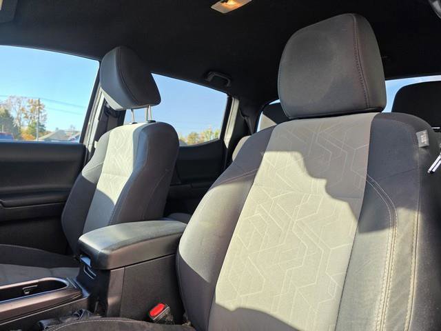 Used 2021 Toyota Tacoma TRD Off-Road image 8