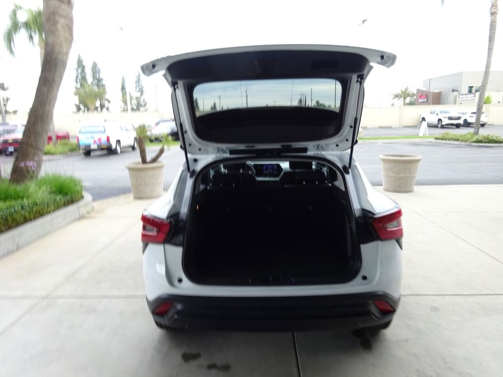 Certified 2024 Chevrolet Trax LS FWD image 32