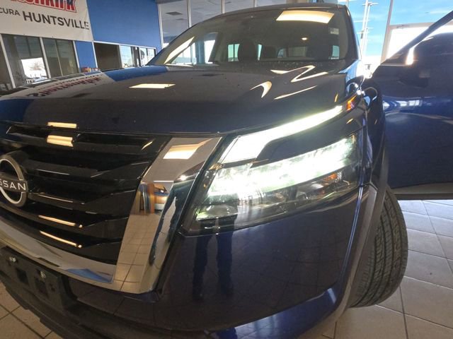 Used 2025 Nissan Pathfinder SV FWD image 26