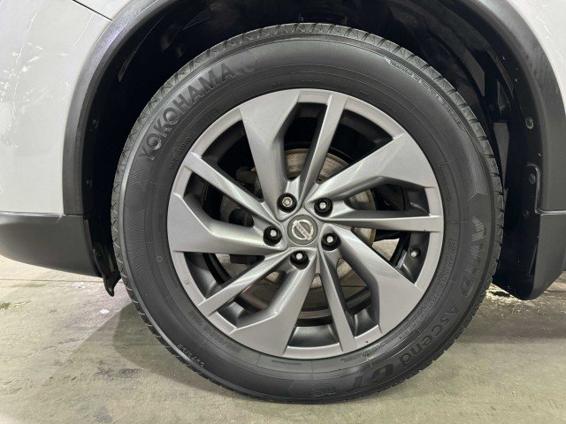 Used 2016 Nissan Rogue SL w/ SL Premium Package image 11