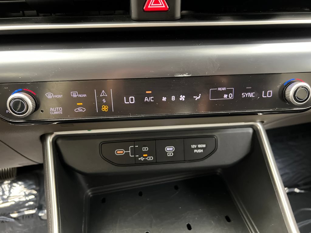 Used 2025 Kia Carnival FWD image 61