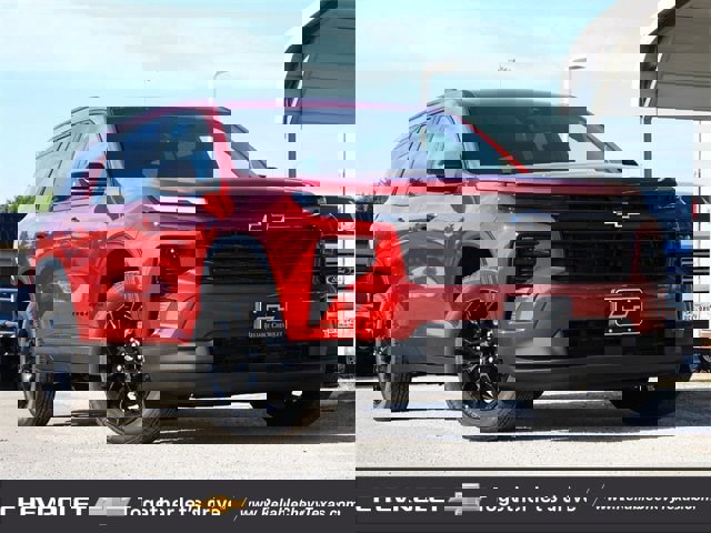 New 2026 Chevrolet Traverse LT w/ Midnight/Sport Edition image 2