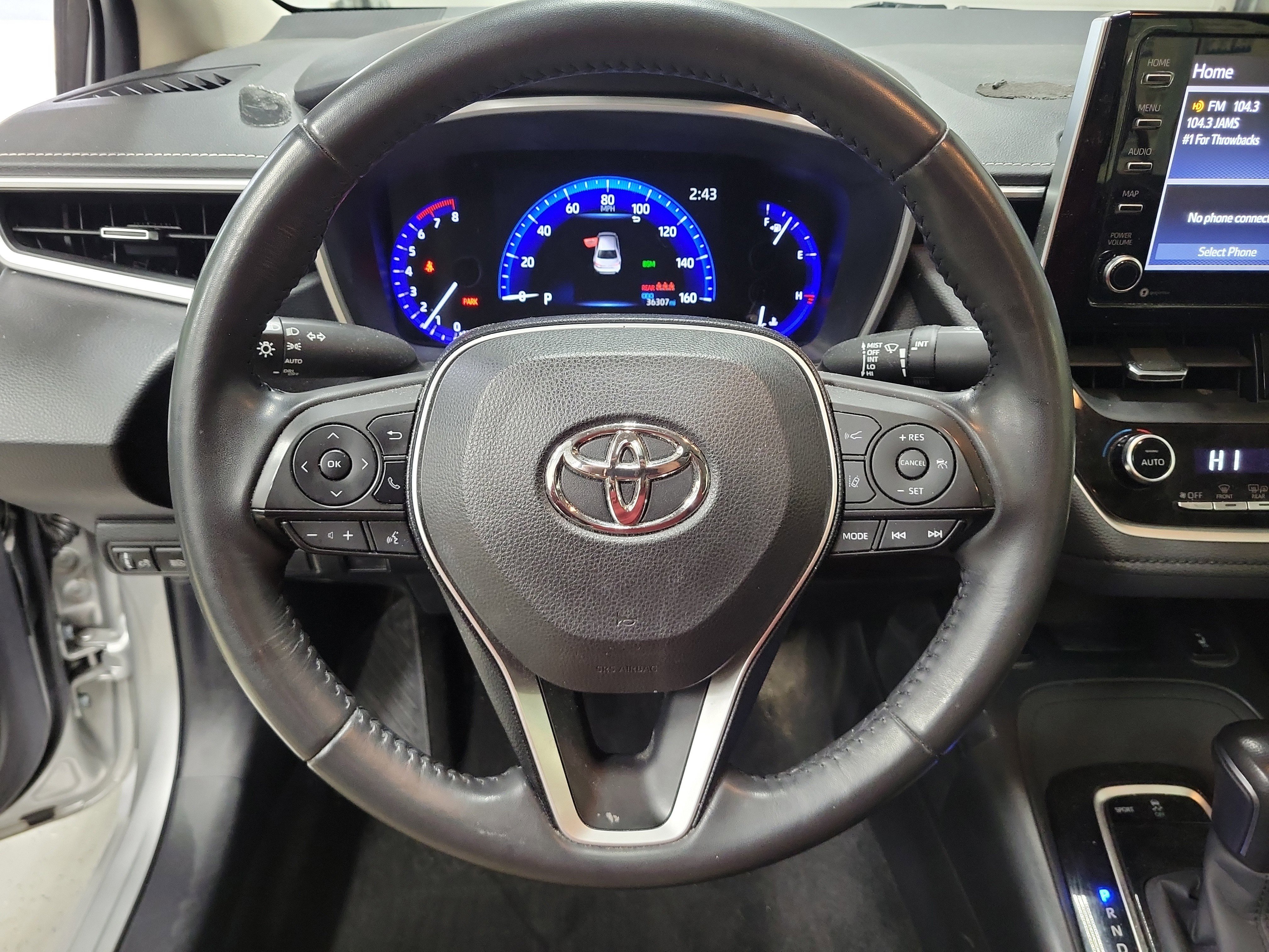 Used 2020 Toyota Corolla XLE image 24