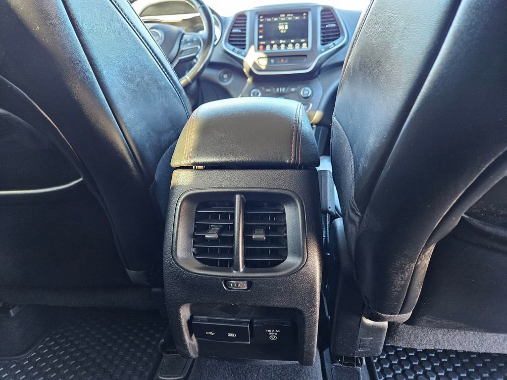 Used 2020 Jeep Cherokee Trailhawk w/ Cold Weather Group image 33